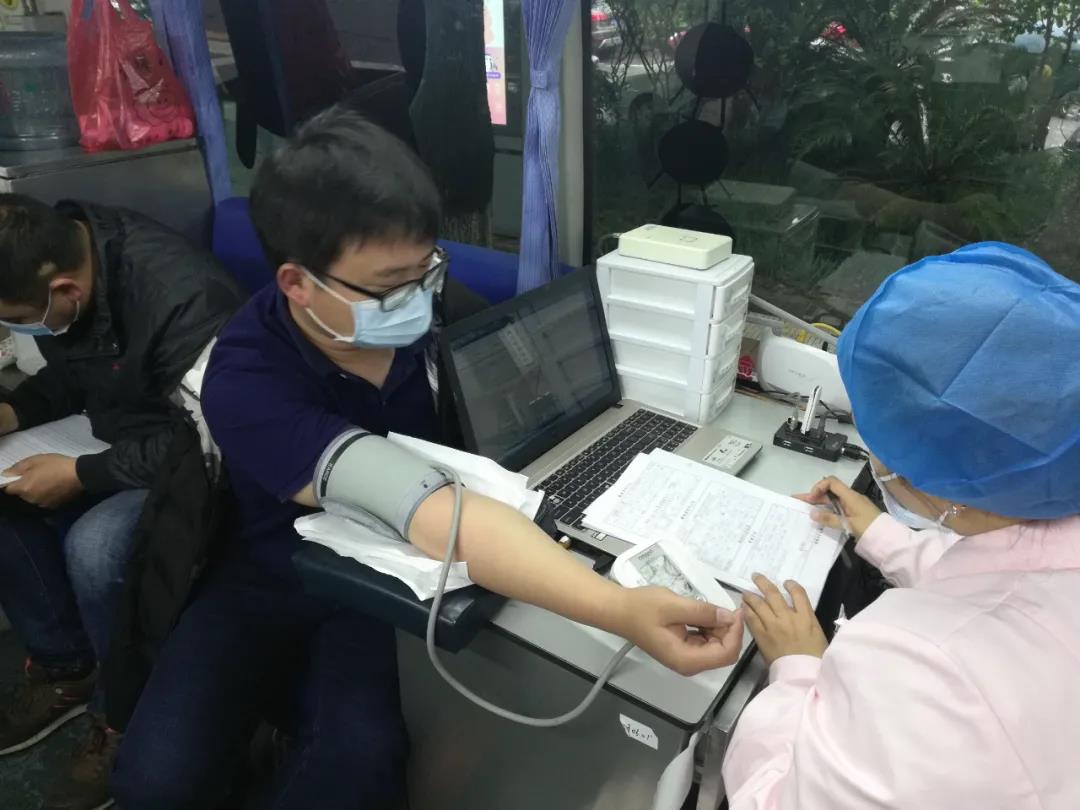 爱心献血，温暖中国，湖南赢博首页在行动！